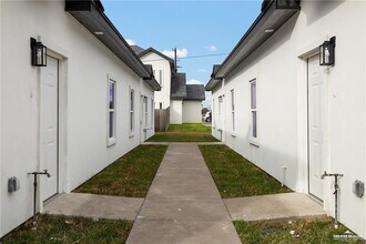 17 Joscelyn Dr in Edinburg, TX - Building Photo - Building Photo