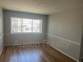 9111 Olive Blvd in St. Louis, MO - Building Photo - Building Photo