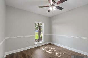 35981 Wilmington Ave in Denham Springs, LA - Building Photo