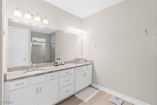 607 Parkshore Lk Ave