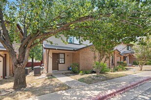 101 Clearday Dr in Austin, TX - Building Photo