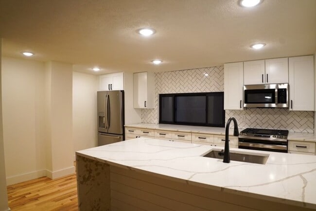 property at 20 Kosciusko Way