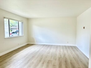 2612 Anchor Ave in Port Hueneme, CA - Building Photo - Building Photo