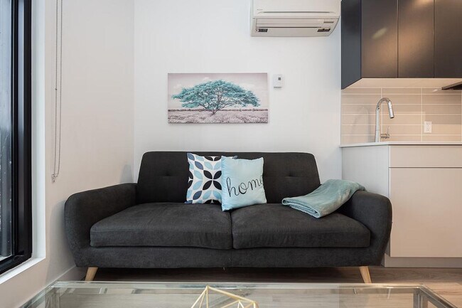 4171 Rue de la Montagne in Montréal, QC - Building Photo - Building Photo