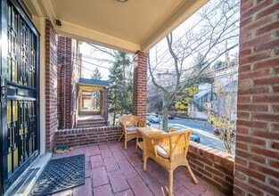 656 JFK Blvd E in Weehawken, NJ - Building Photo - Building Photo