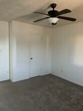 2006 E Duke Dr in Tempe, AZ - Building Photo - Building Photo