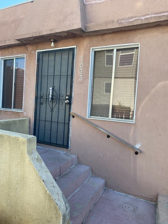 1033 Marview Ave, Unit 1033 in Los Angeles, CA - Foto de edificio