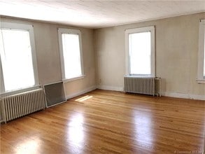 460 Church St, Unit 2nd floor in Wallingford, CT - Building Photo - Building Photo