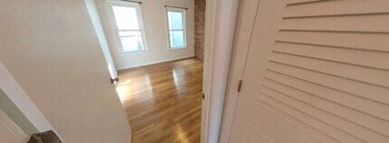 164 Broadway, Unit 164-2 in Somerville, MA - Building Photo - Building Photo