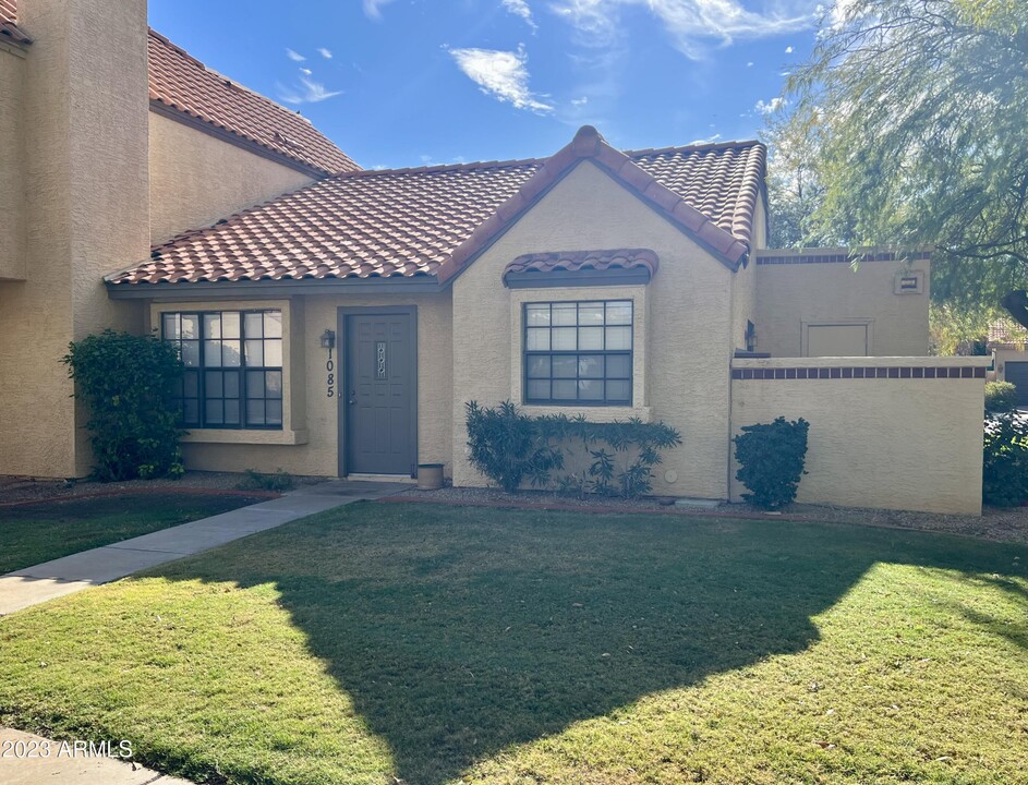 5704 E Aire Libre Ave in Scottsdale, AZ - Building Photo