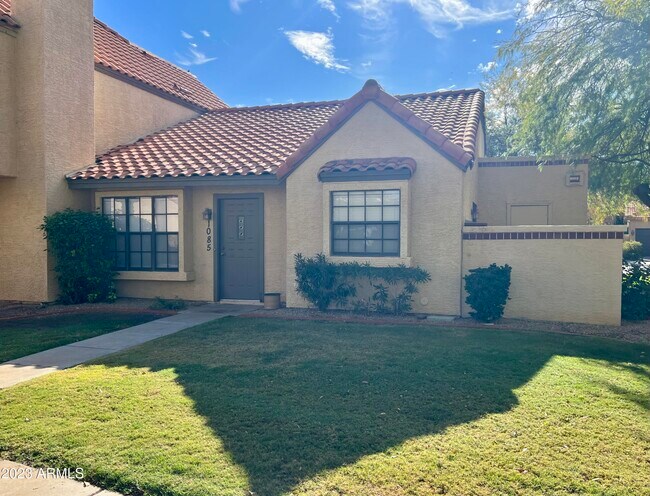 property at 5704 E Aire Libre Ave