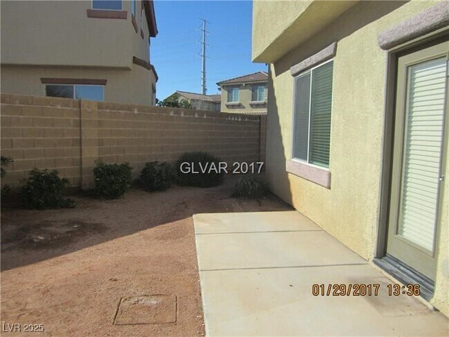 10526 Allegrini Dr in Las Vegas, NV - Building Photo - Building Photo