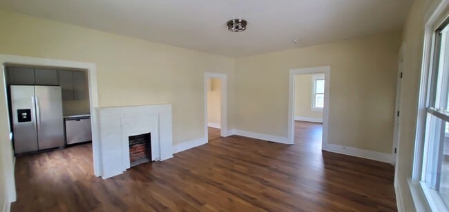 515 W Magnolia Ave, Unit 1 in Johnson City, TN - Foto de edificio - Building Photo