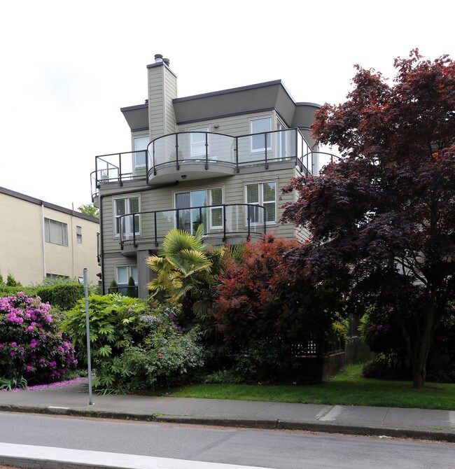 1966 York Ave in Vancouver, BC - Building Photo - Primary Photo