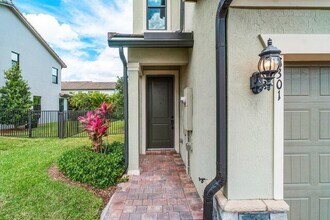 8301 Catria Ln in Wellington, FL - Building Photo - Building Photo