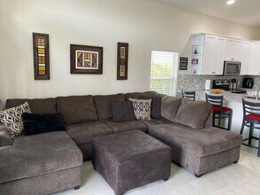 5308 Moon Shadow Ln in Greenacres, FL - Foto de edificio - Building Photo