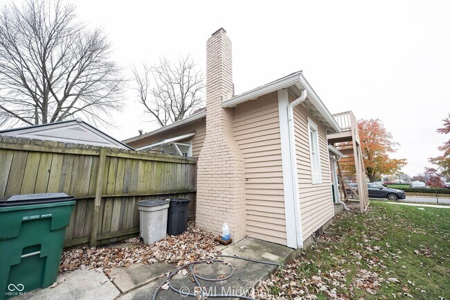 411 S East St in Lebanon, IN - Foto de edificio - Building Photo