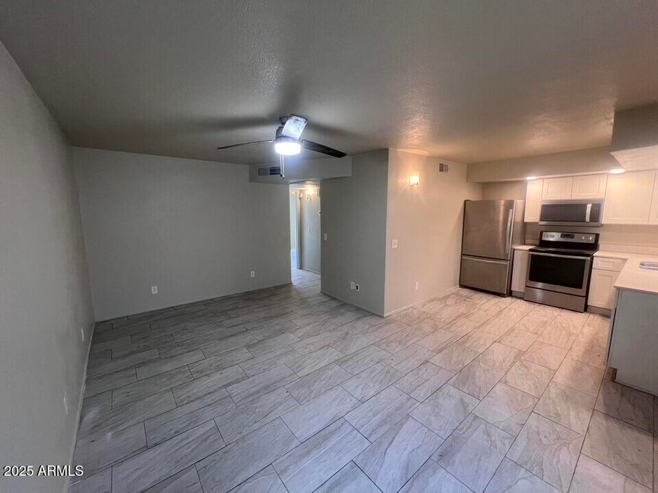 45 N Phyllis in Mesa, AZ - Building Photo