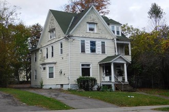 Tri plex in Binghamton, NY - Building Photo - Building Photo