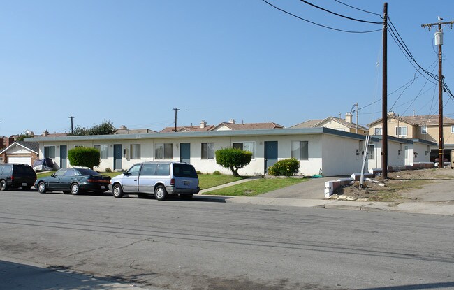 1525 W 9th St in Oxnard, CA - Foto de edificio - Building Photo