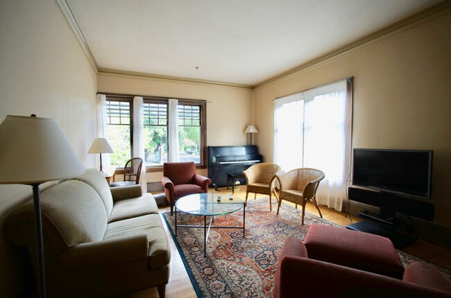 G-House in Berkeley, CA - Building Photo - Building Photo