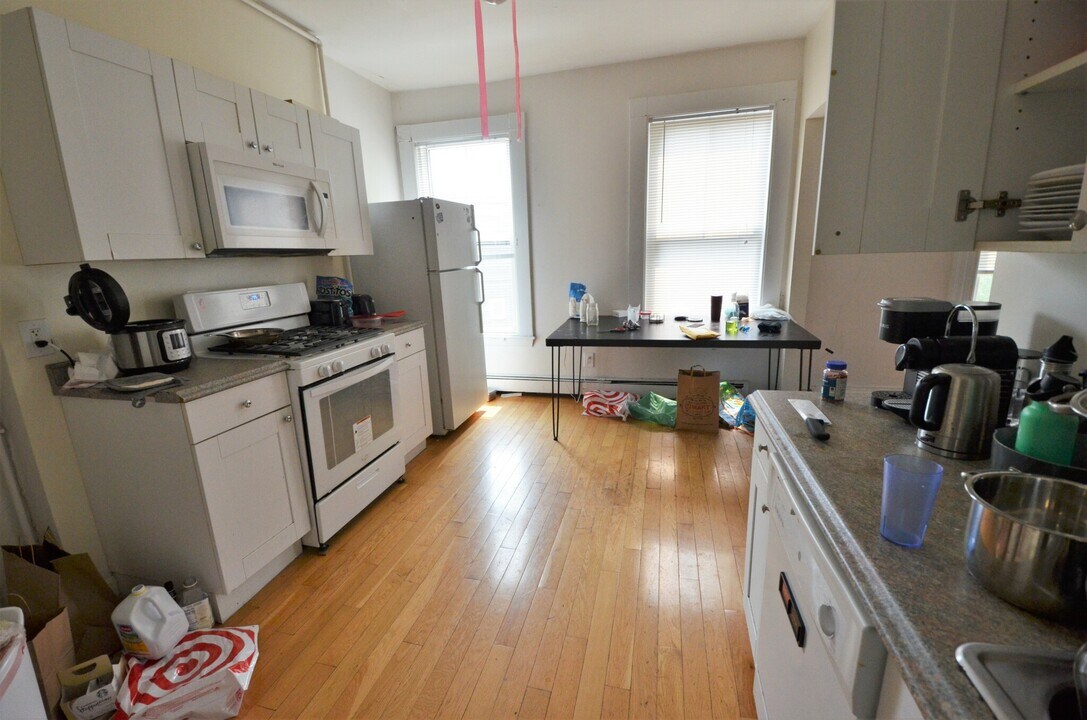83 Brookline St, Unit 11B in Cambridge, MA - Building Photo