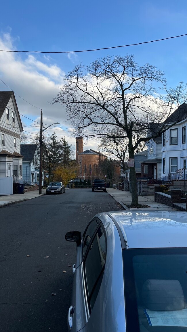 11 Hatch St in Everett, MA - Building Photo - Building Photo