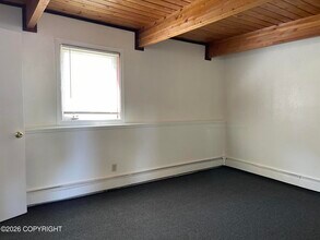 2805 W 31st Ave in Anchorage, AK - Building Photo - Building Photo