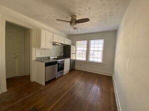 Spanish Oaks Apartment in Atlanta, GA - Building Photo - Interior Photo