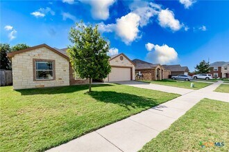 5102 Screaming Eagle Cir in Killeen, TX - Building Photo - Building Photo