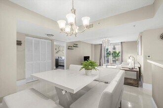 520 SE 5th Ave, Unit 2402 in Fort Lauderdale, FL - Building Photo - Building Photo