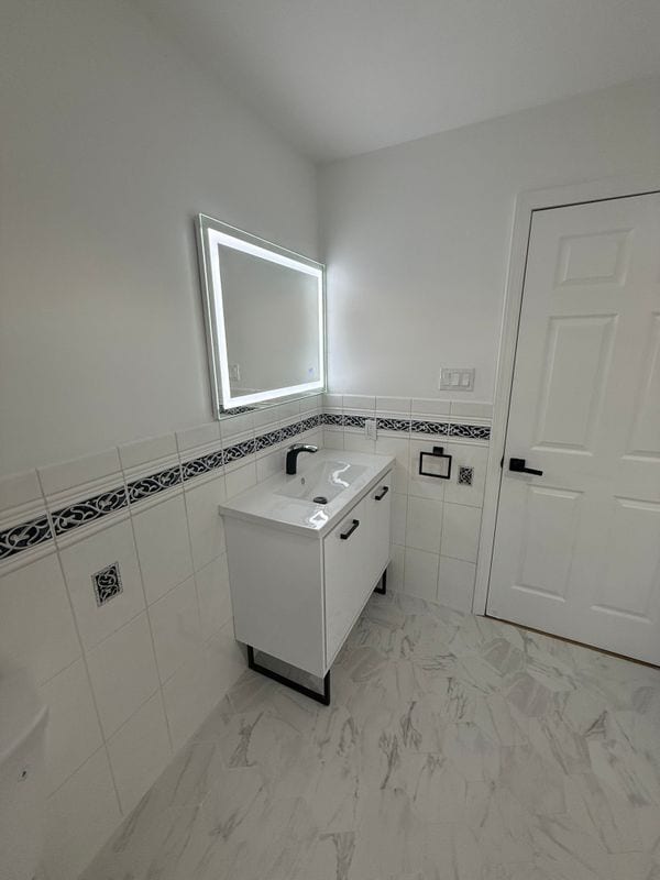 2054 Grove St in Baldwin, NY - Building Photo - Building Photo