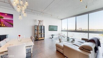 7934 West Dr in North Bay Village, FL - Building Photo