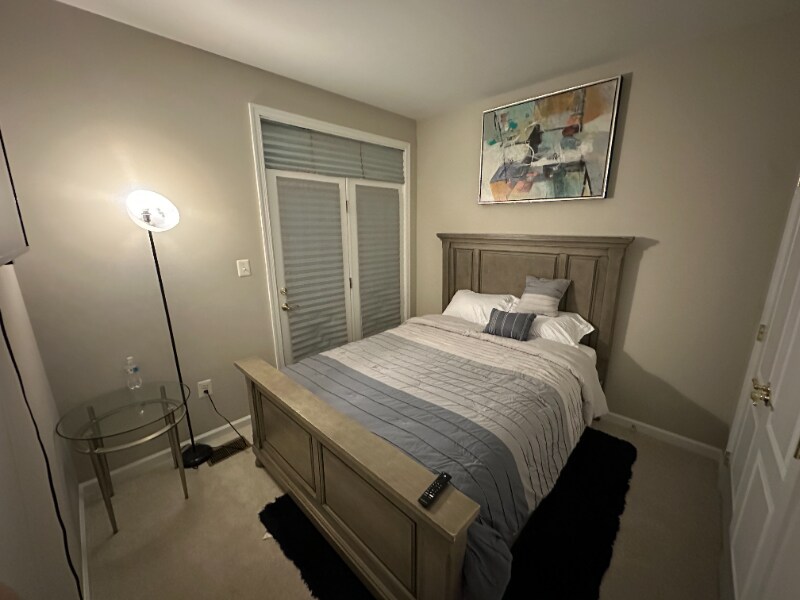 7121 Little Thames Drive in Gainesville, VA - Building Photo
