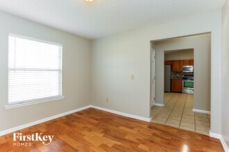 8047 Queensferry Ln in Jacksonville, FL - Building Photo - Building Photo