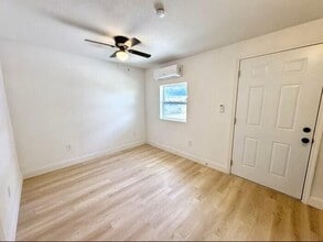 4605 N Hubert Ave in Tampa, FL - Building Photo - Building Photo