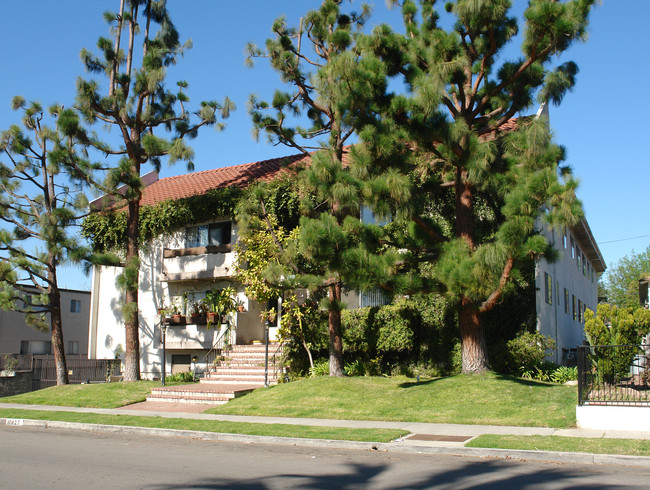 Tolucan Morrison in North Hollywood, CA - Foto de edificio - Building Photo