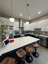 4042 N Pulaski Rd in Chicago, IL - Building Photo - Building Photo