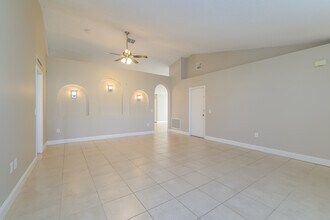 931 Louvre Ct in Kissimmee, FL - Building Photo - Building Photo