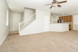 5812 Gemstone Peak St in North Las Vegas, NV - Foto de edificio - Building Photo