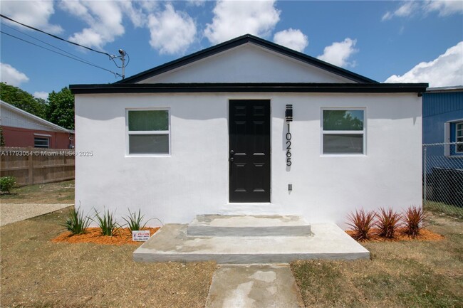 10265 SW 173rd Terrace in Miami, FL - Building Photo - Building Photo
