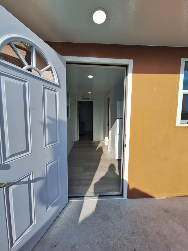 13241 SW 27th St, Unit Beautiful efficiency in Miami, FL - Building Photo - Building Photo