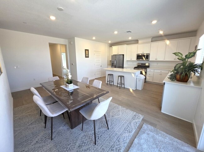 12663 Snowy Owl Way in Rancho Cordova, CA - Building Photo - Building Photo