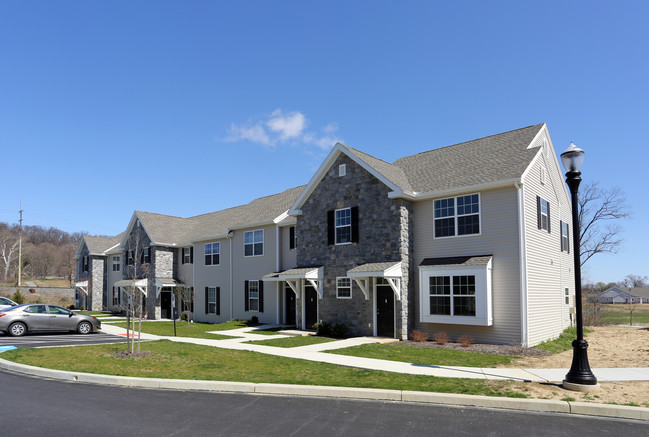 The Courts at Lime Spring in Lancaster, PA - Foto de edificio - Building Photo