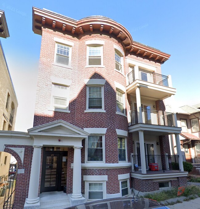 property at 29 Commonwealth Ter