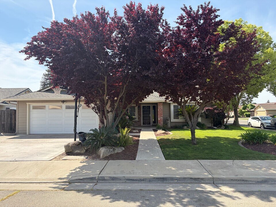 194 Mesquite Ct in Atwater, CA - Building Photo