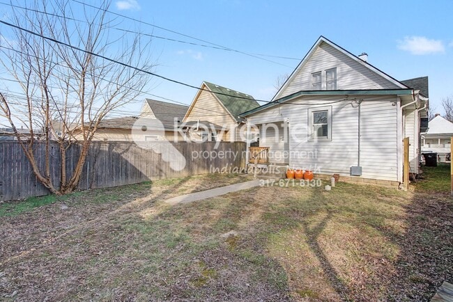 property at 906 Villa Ave