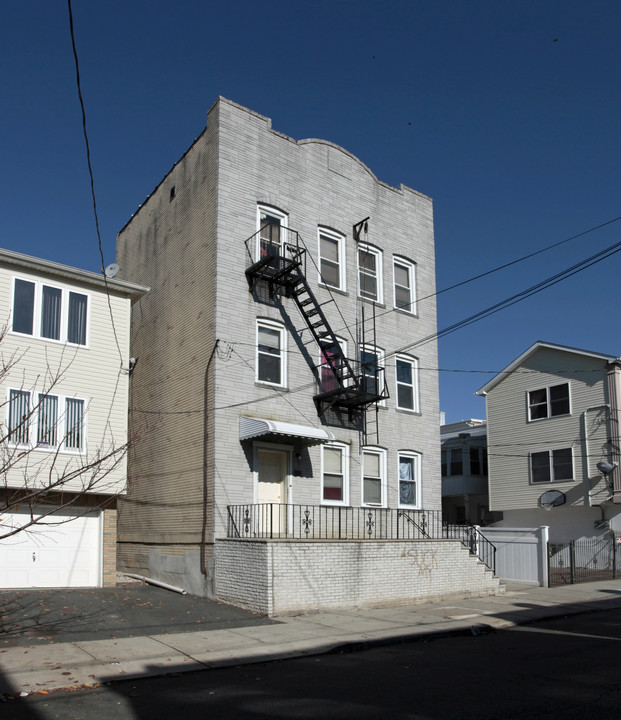 309 S 7th St in Elizabeth, NJ - Building Photo