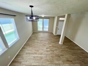 1134 Gemstone Ct in Baytown, TX - Building Photo - Building Photo