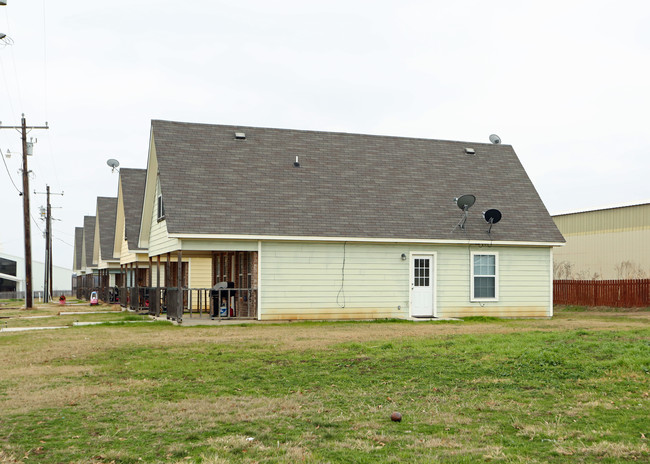 Hilltop Village in Boyd, TX - Building Photo - Building Photo